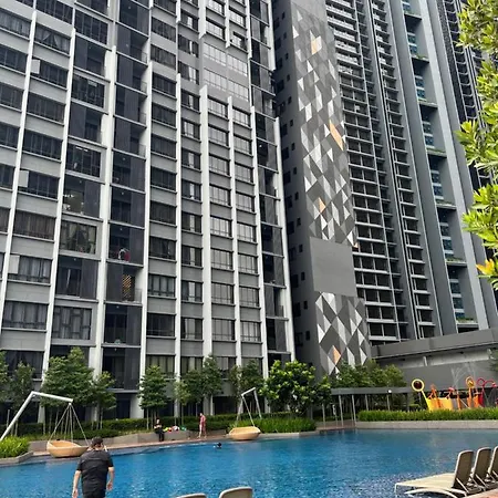 Millerz Square 3 Bedroom Near Old Klang Road Mid Valley Beautiful Night View Kuala Lumpur Exterior photo